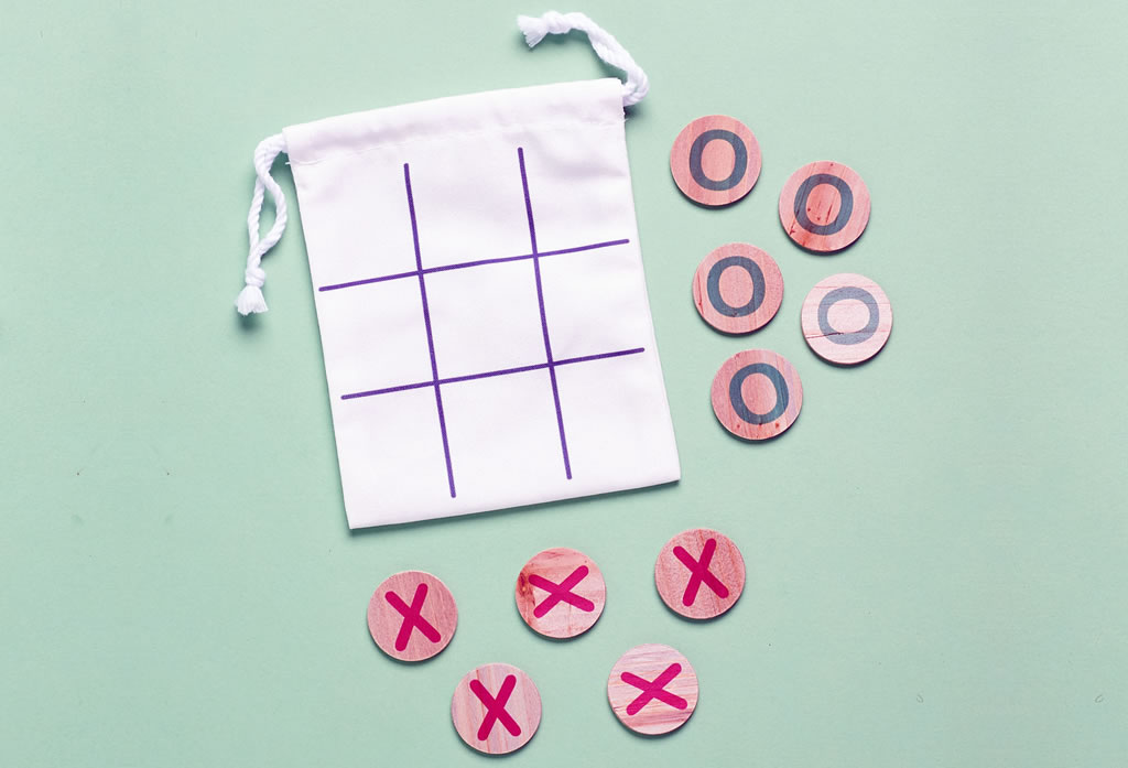 Decocrated Tic-Tac-Toe Set